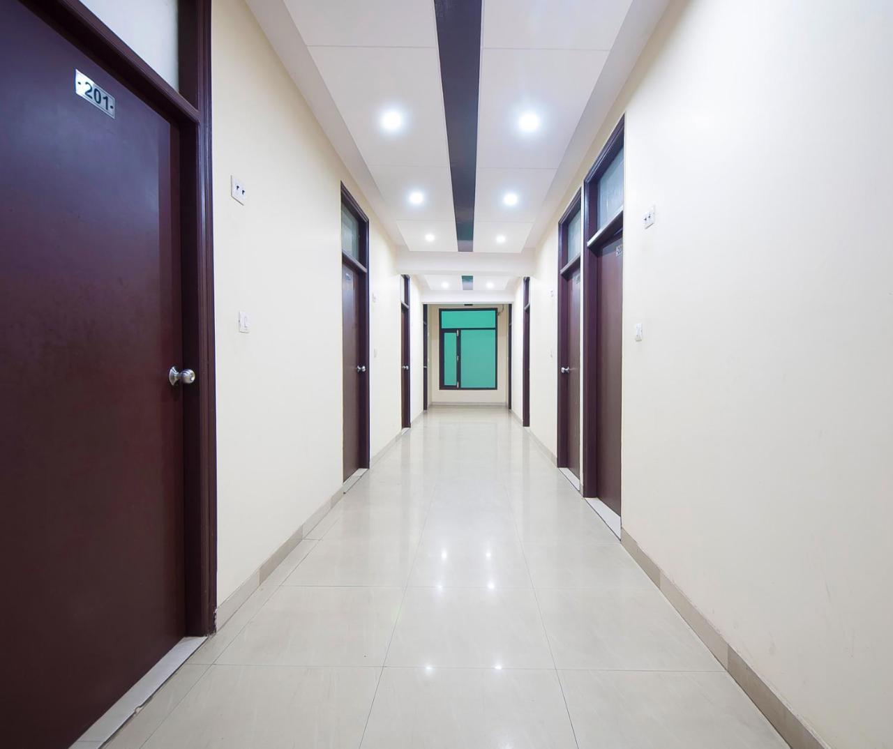 Hotel O Mahipalpur Inn New Delhi Extérieur photo